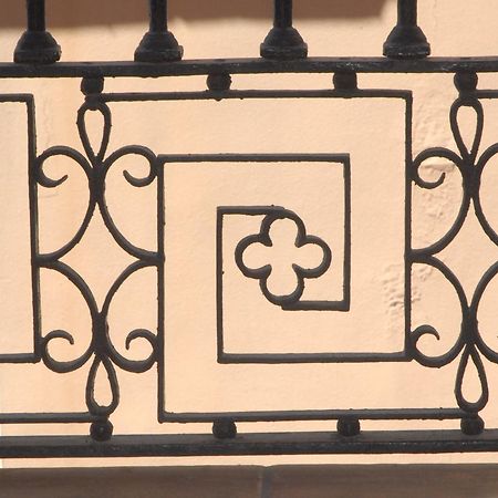 Hostal Parellades 锡切斯 外观 照片