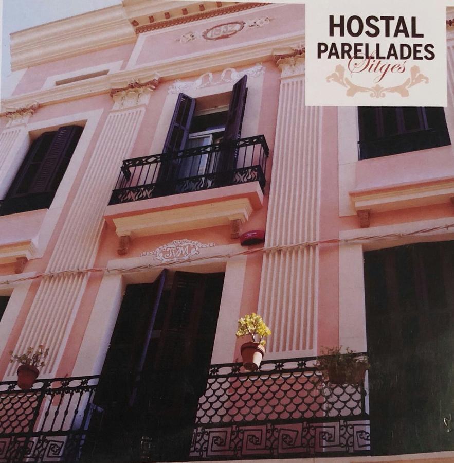 Hostal Parellades 锡切斯 外观 照片
