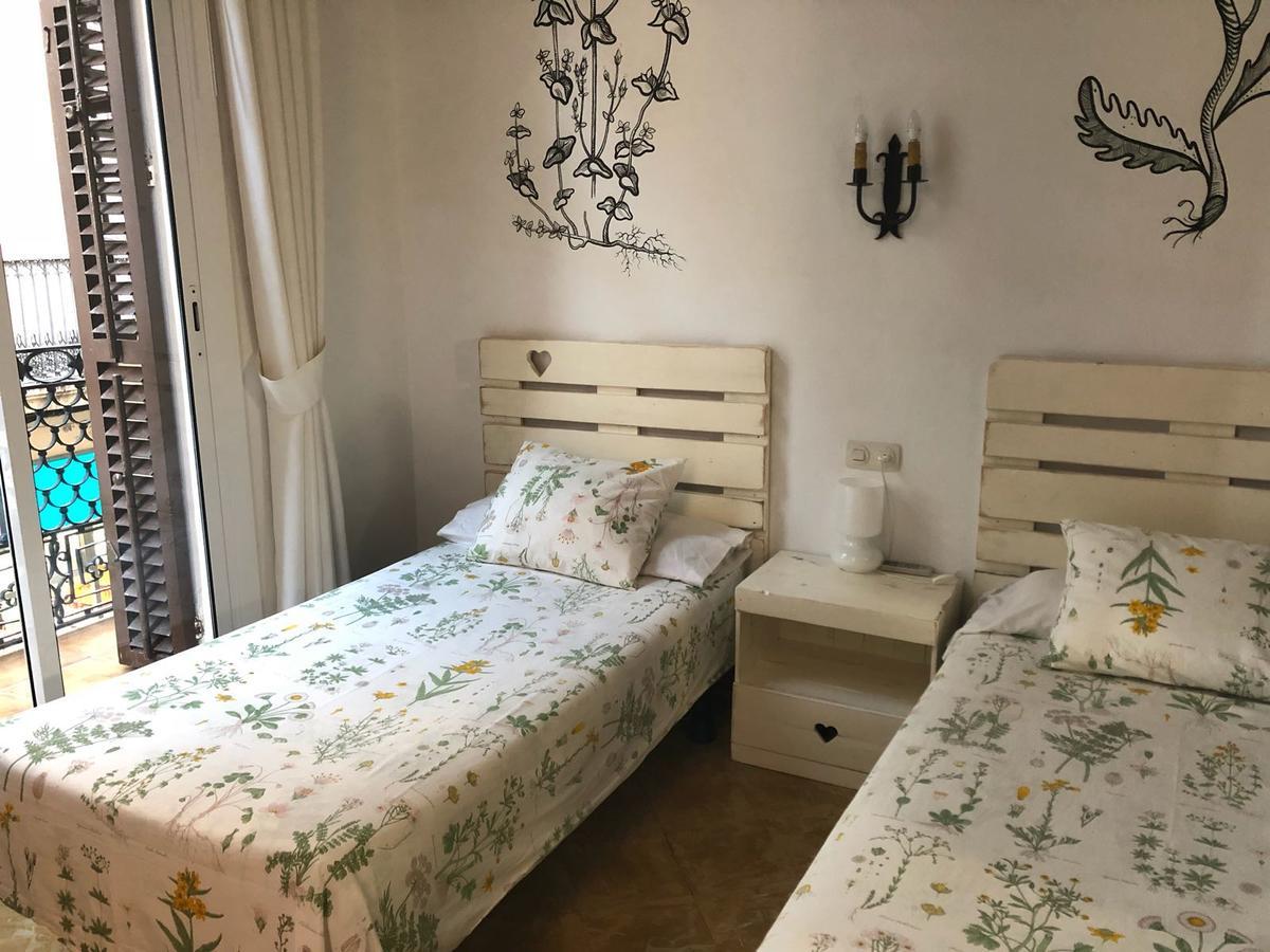 Hostal Parellades 锡切斯 外观 照片
