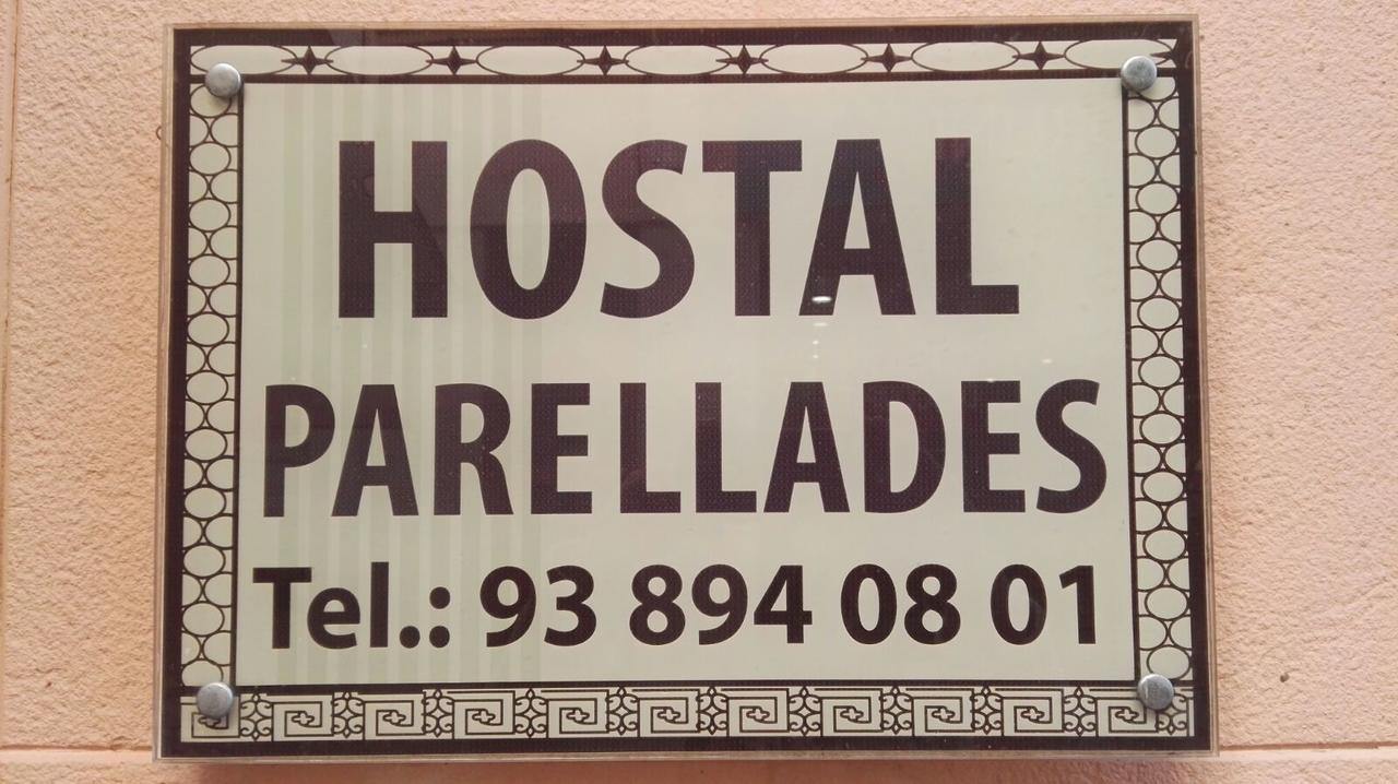 Hostal Parellades 锡切斯 外观 照片