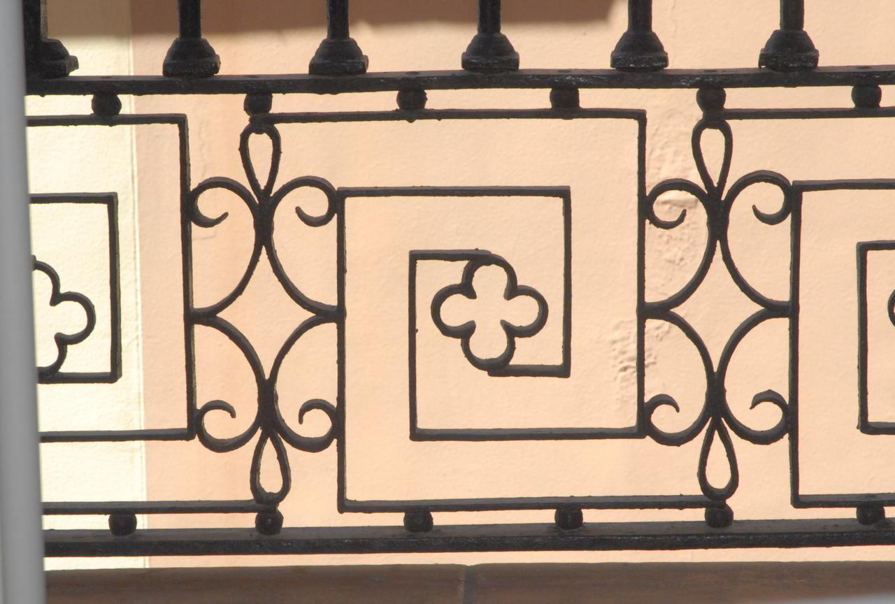 Hostal Parellades 锡切斯 外观 照片