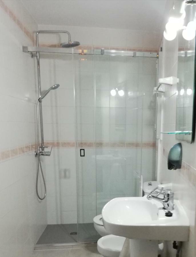 Hostal Parellades 锡切斯 外观 照片
