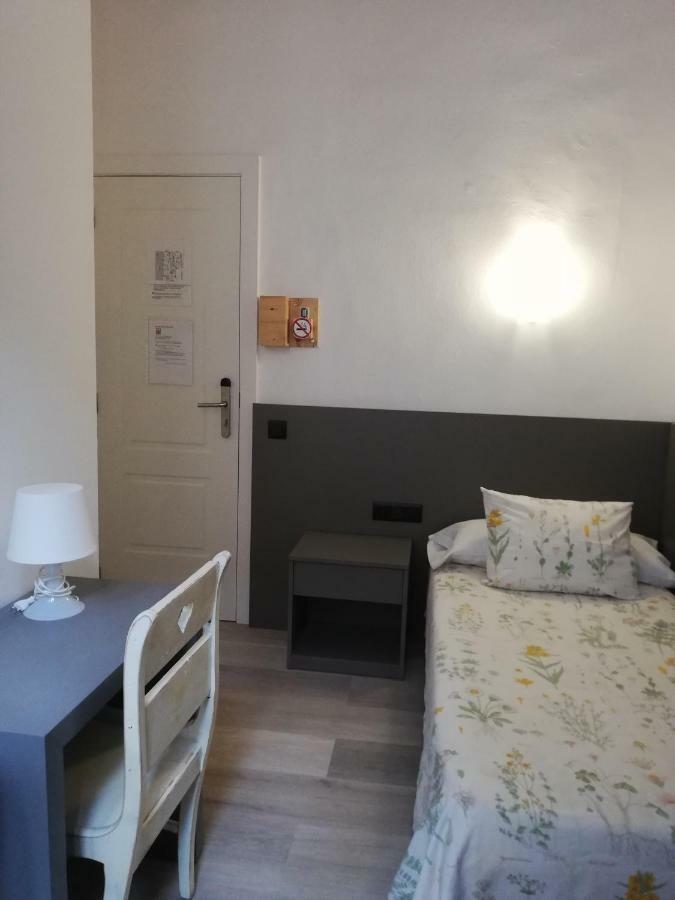 Hostal Parellades 锡切斯 外观 照片