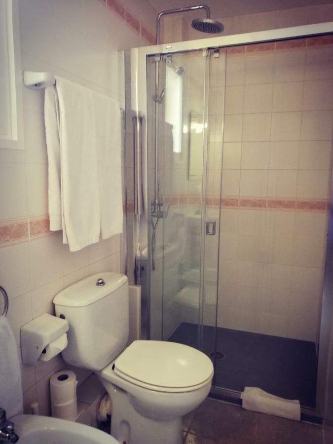 Hostal Parellades 锡切斯 外观 照片