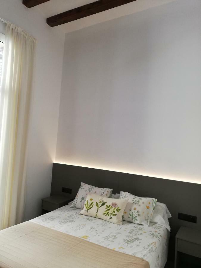 Hostal Parellades 锡切斯 外观 照片