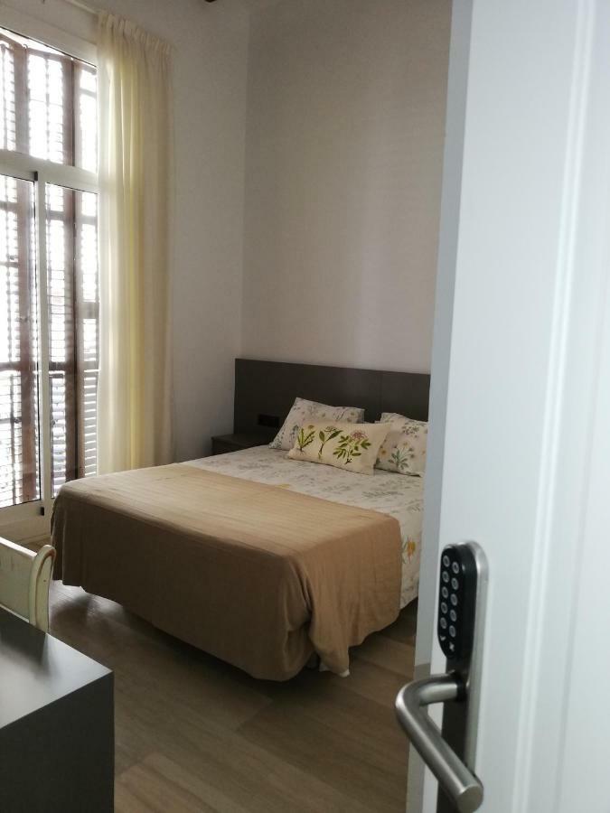 Hostal Parellades 锡切斯 外观 照片